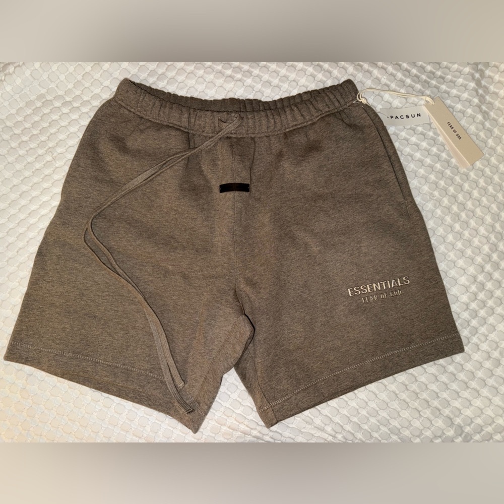 Essentials Homestead Heather Fleece Sweat Shorts - NEW 🤎